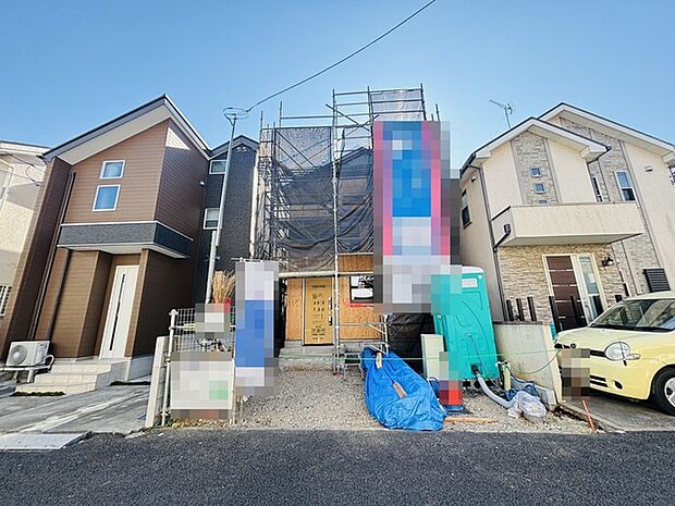 カースペースは1台駐車できます。車庫の出し入れのしやすさなど、実際に現地にてご確認ください。