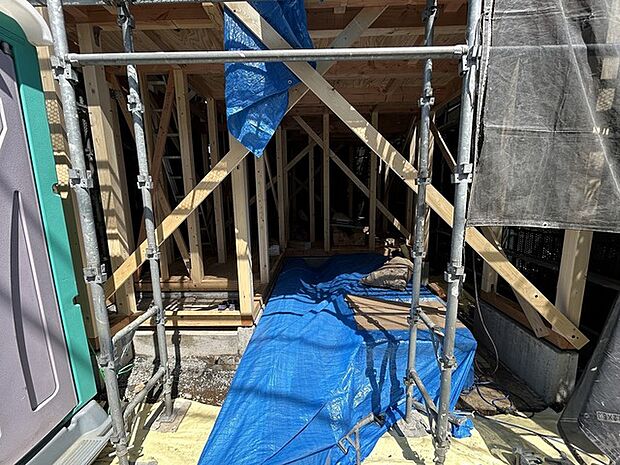 現在、建築中です。建築中の現場の見学ができるのも今だけです。