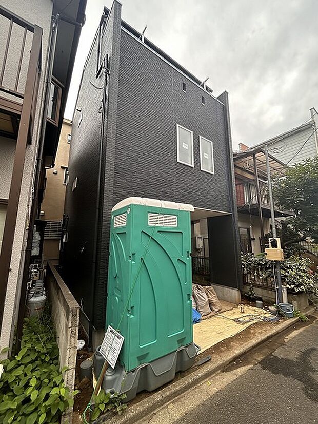 商業施設が徒歩圏内に充実、日々のお買い物も安心な環境です。