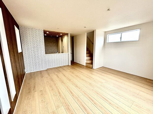 リビングは家具の配置も思いのまま。自由度が高い設計です。 