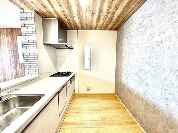 キッチンはオープンカフェスタイルだからリビングとの一体感はバッチリ。毎日のお料理時間も楽しくなりそうです。