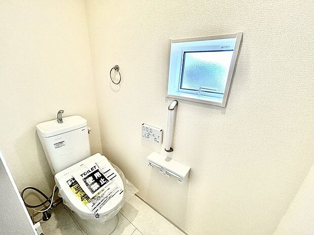 1.2階にそれぞれトレイがございます。朝の混雑時に分散して利用できるほか、ゲスト用としても使い分けることもできます。