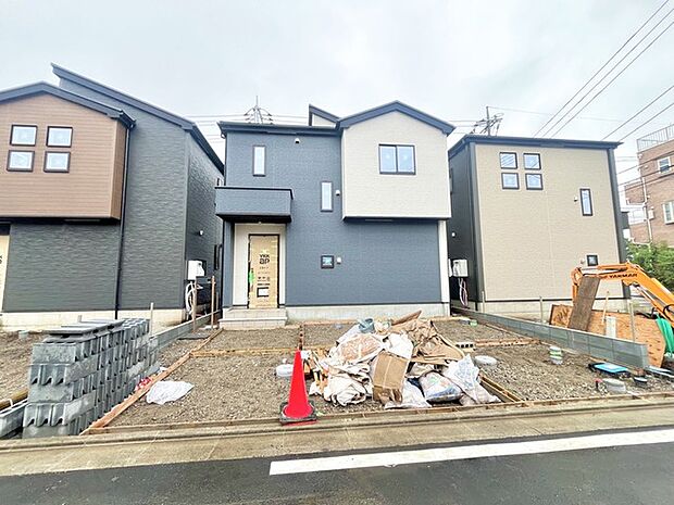 6m幅員の道路に面しておりお車の運転が苦手な方でも安心して出入りいただけます。