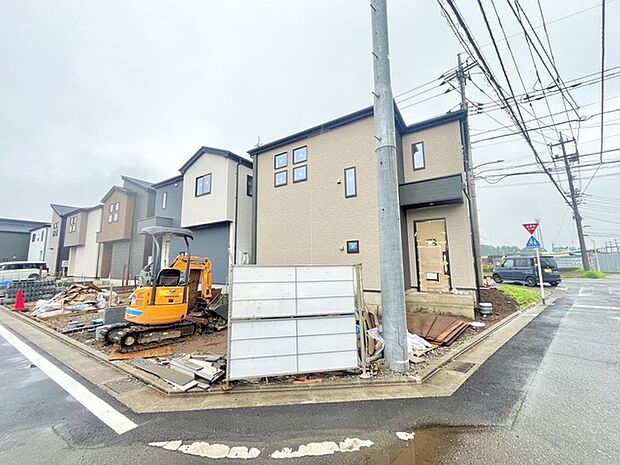 五感で感じる、現地でしかわからない事も沢山ございます。周辺環境なども一緒にご案内いたしますのでお気軽にお問合せください。