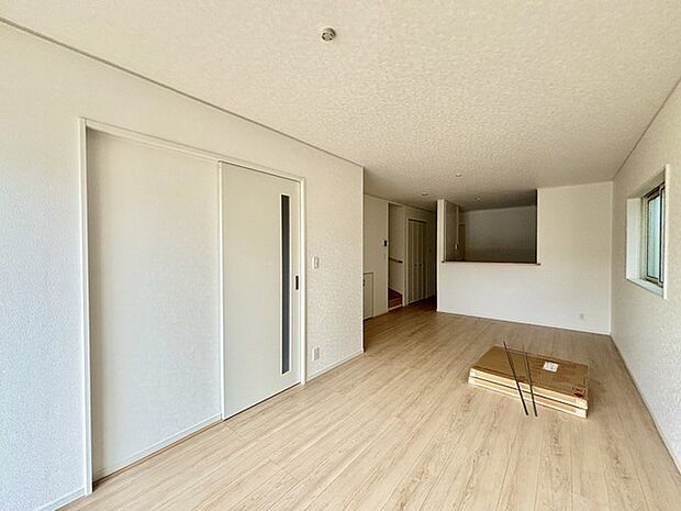 夕食の時間。家族、友人、両親、親戚との会話がより料理を美味しくしてくれる。あっという間に時間が過ぎてしまう居心地の良さは、普段はほっとする空間としてここにあります。