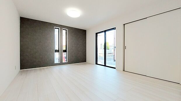 扉を開放するとLDKと洋室を一体利用できる空間!扉を閉めると独立した空間としても活用できます。