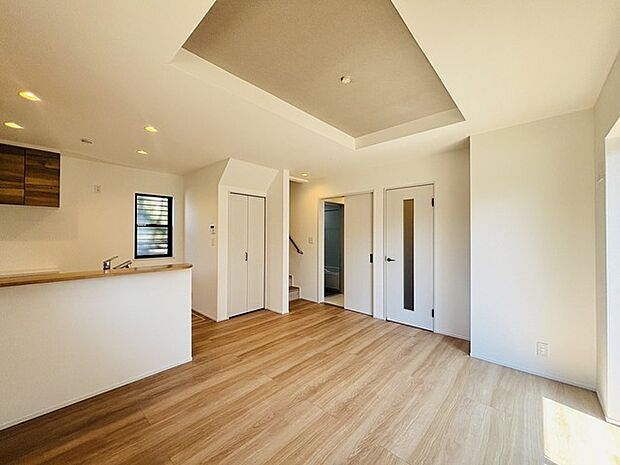 リビングは家具の配置も思いのまま。自由度が高い設計です。