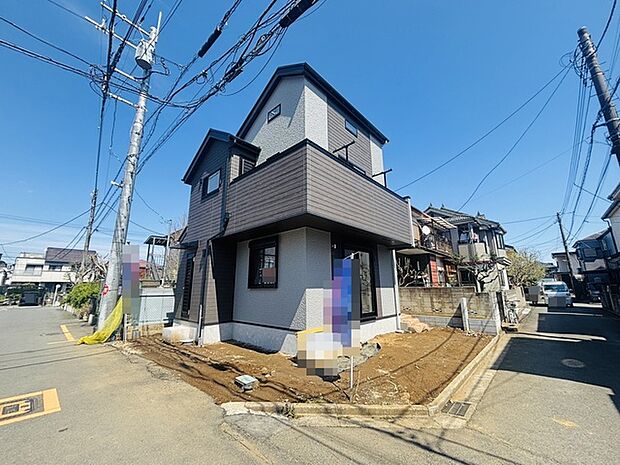 セカンドカーや来客時にも便利なカースペース2台分ございます。