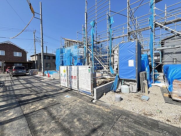 道路に面しておりお車の運転が苦手な方でも安心して出入りいただけます。