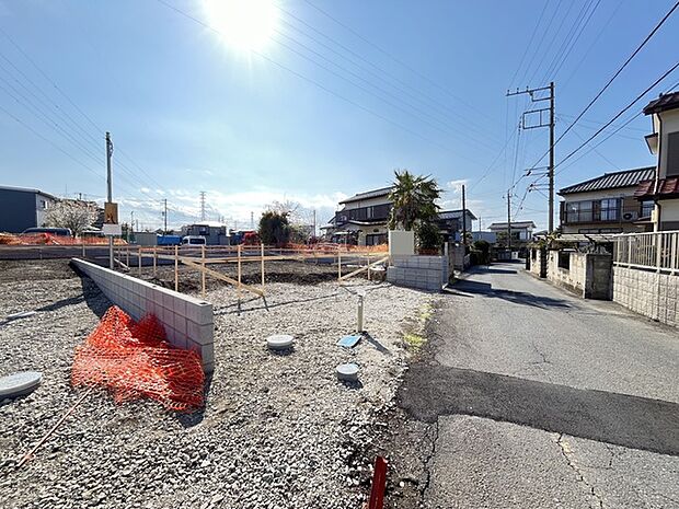 セカンドカーや来客時にも便利なカースペース2台分ございます。