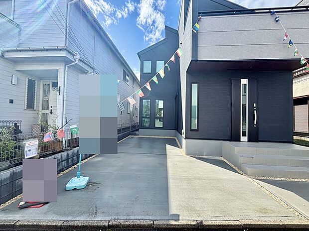 カースペースは1台駐車できます。車庫の出し入れのしやすさなど、実際に現地にてご確認ください。