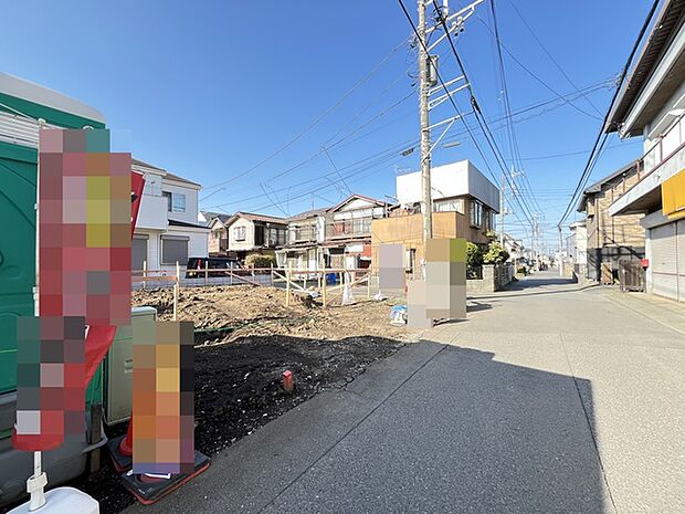 南道路に面しており日中もたくさんの陽が入ります。風通りや周辺環境など実際に現地にてご確認ください。