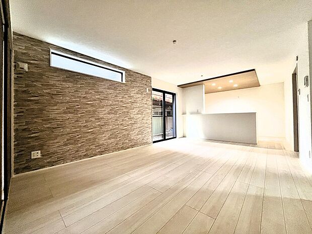 夕食の時間。家族、友人、両親、親戚との会話がより料理を美味しくしてくれる。あっという間に時間が過ぎてしまう居心地の良さは、普段はほっとする空間としてここにあります。