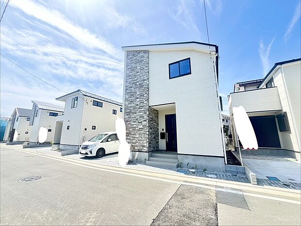 五感で感じる、現地でしかわからない事も沢山ございます。周辺環境なども一緒にご案内いたしますのでお気軽にお問合せください。 
