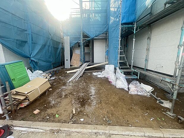 セカンドカーや来客時にも便利なカースペース2台分ございます。