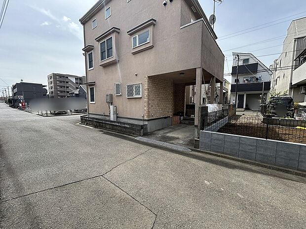 武蔵野線・多摩湖線の2路線が利用でき通勤や通学にも便利です。