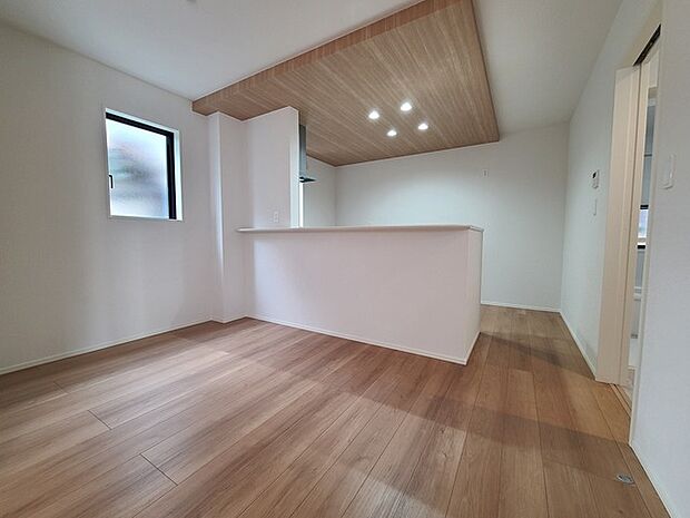 夕食の時間。家族、友人、両親、親戚との会話がより料理を美味しくしてくれる。あっという間に時間が過ぎてしまう居心地の良さは、普段はほっとする空間としてここにあります。 