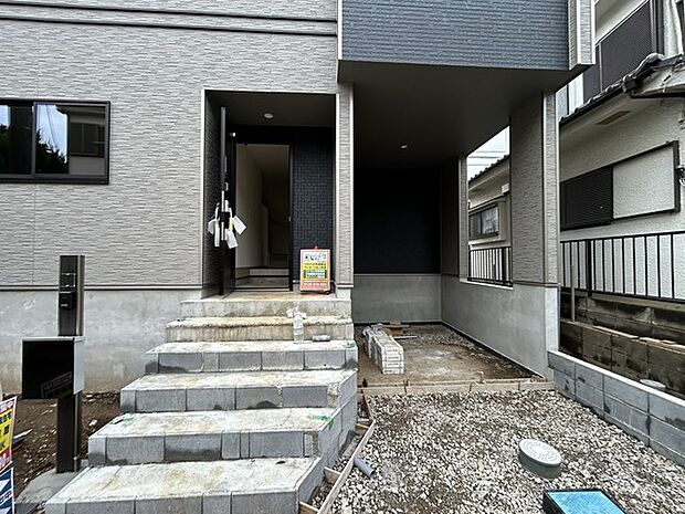 カースペースは1台駐車できます。車庫の出し入れのしやすさなど、実際に現地にてご確認ください。