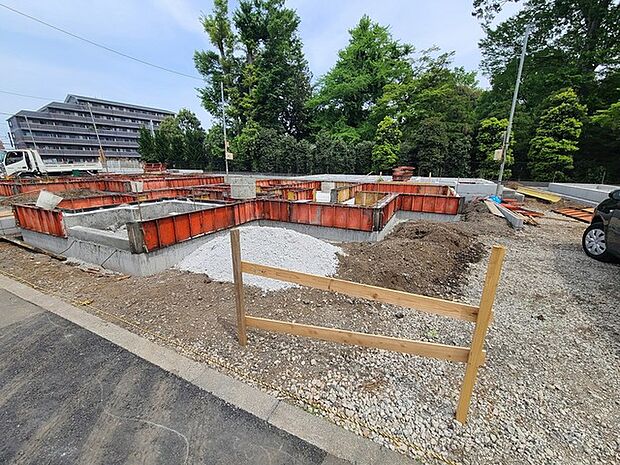 五感で感じる、現地でしかわからない事も沢山ございます。周辺環境なども一緒にご案内いたしますのでお気軽にお問合せください。