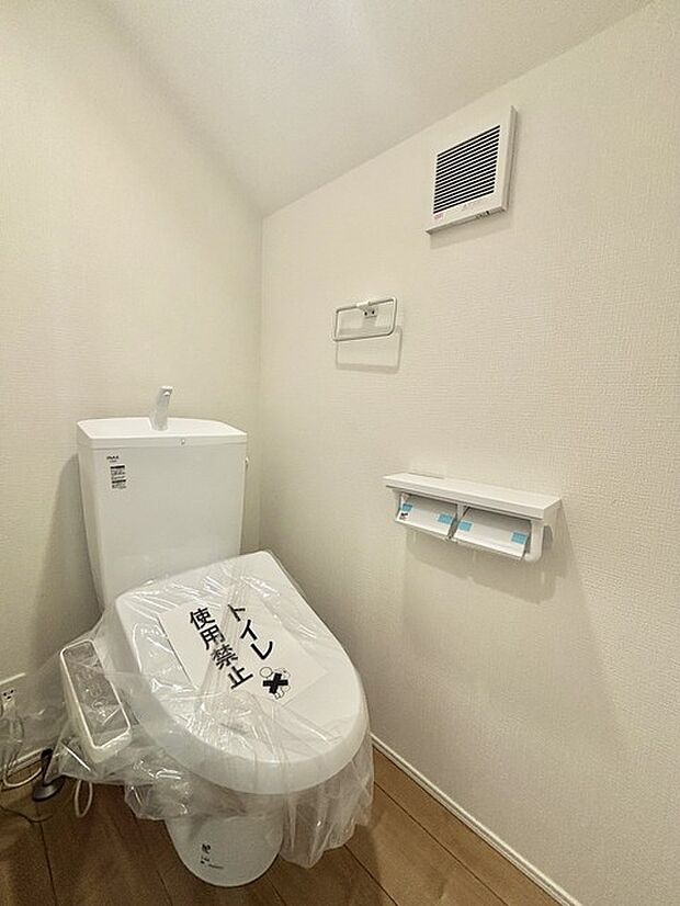1.2階にそれぞれトレイがございます。朝の混雑時に分散して利用できるほか、ゲスト用としても使い分けることもできます。 