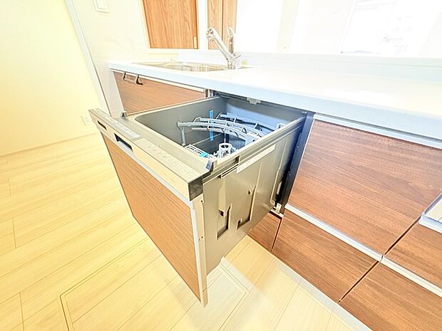 家事時間を短縮できる食洗器付き、毎日の負担を減らしてお料理を楽しめる嬉しい設備です。