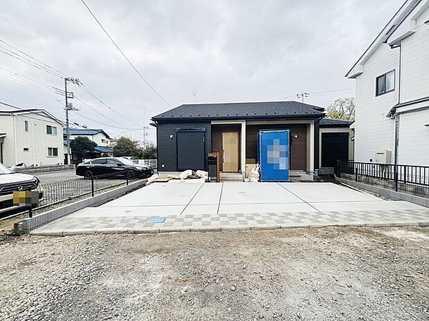 気持ちよくご家族やゲストを送迎できるスタイリッシュでスッキリとした玄関です。 