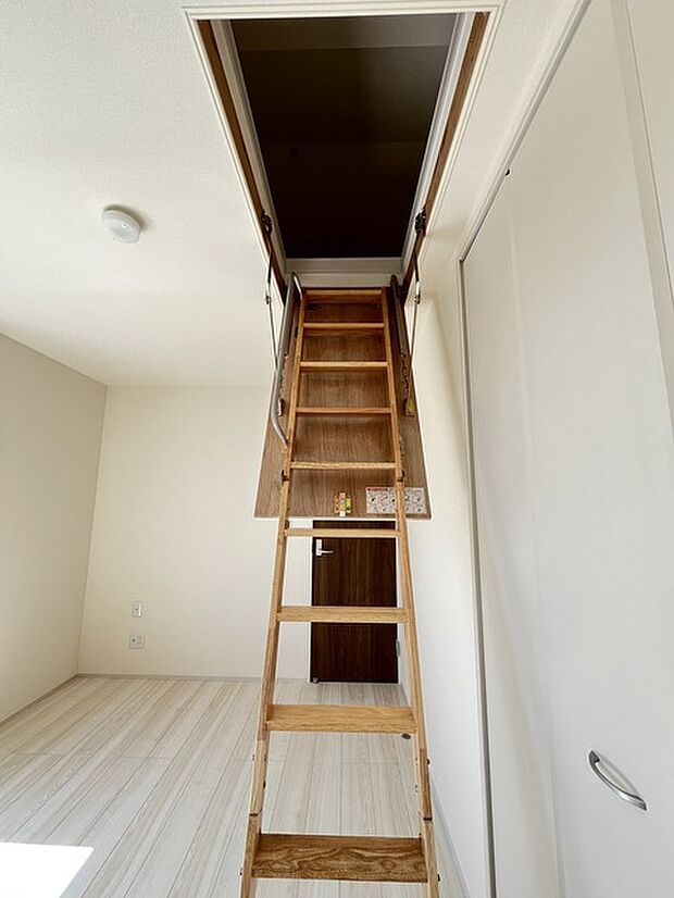小屋裏収納