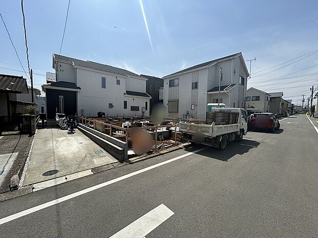 戸建てが立ち並ぶ静かな住宅街。四季折々の移り変わりを感じながら自然と楽しみ、暮らす、そんな毎日を日々の中で感じられる住環境