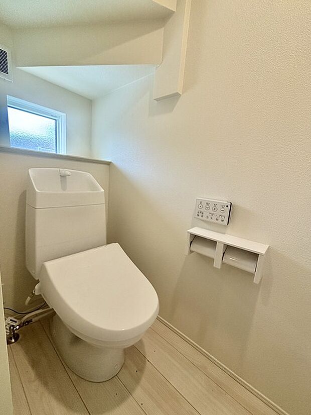 1.2階にそれぞれトレイがございます。朝の混雑時に分散して利用できるほか、ゲスト用としても使い分けることもできます。 