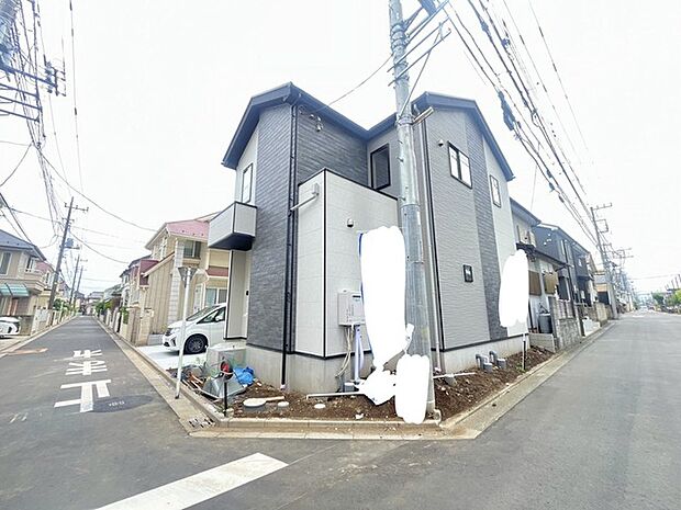 6m幅員の道路に面しておりお車の運転が苦手な方でも安心して出入りいただけます。