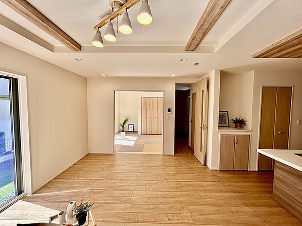 リビングは家具の配置も思いのまま。自由度が高い設計です。