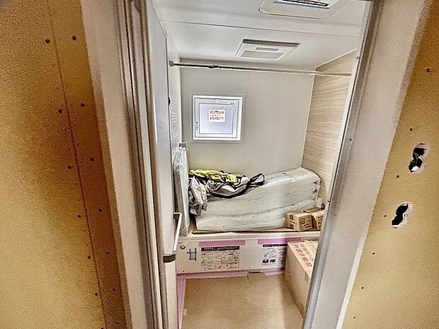 一緒にお風呂に入っている子供達の声がリビングまで聞こえてきそうな広々とした1坪バス