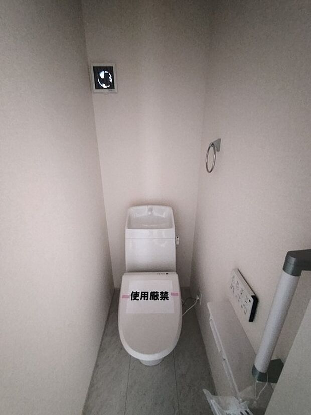 1.2階にそれぞれトレイがございます。朝の混雑時に分散して利用できるほか、ゲスト用としても使い分けることもできます。 