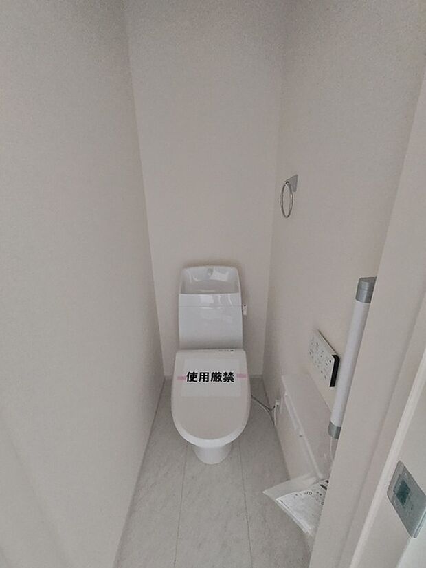1.2階にそれぞれトレイがございます。朝の混雑時に分散して利用できるほか、ゲスト用としても使い分けることもできます。 