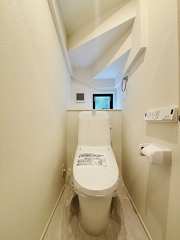 1.2階にそれぞれトレイがございます。朝の混雑時に分散して利用できるほか、ゲスト用としても使い分けることもできます。 