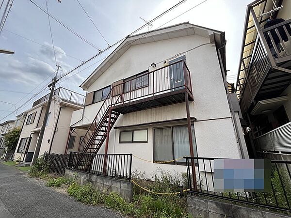 商業施設が徒歩圏内に充実、日々のお買い物も安心な環境です。