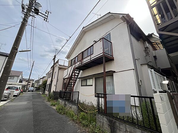 空との調和が心地よい、開放感のあるロケーション。周囲の静けさが日々の暮らしに安らぎを与えます