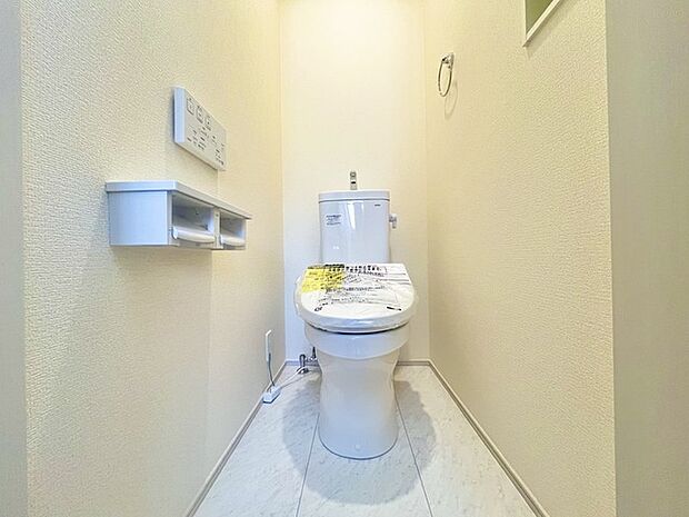 1.2階にそれぞれトレイがございます。朝の混雑時に分散して利用できるほか、ゲスト用としても使い分けることもできます。 