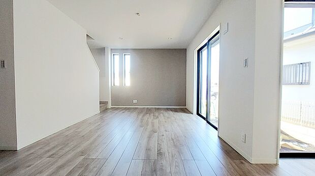 家族が一番集まる場所だから広々としつつも素敵な空間であって欲しい。皆がくつろぐリビングからキッチンまでが一つに繋がる空間。 