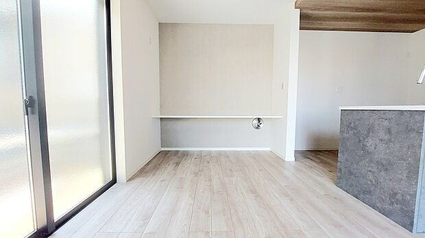 家族が一番集まる場所だから広々としつつも素敵な空間であって欲しい。皆がくつろぐリビングからキッチンまでが一つに繋がる空間。 