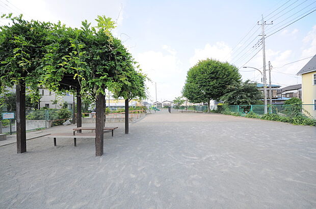 東狭山ヶ丘南公園(所沢市)(250m)