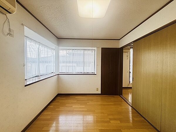 窓から眺める風景は一日の疲れを癒すヒーリングを奏でる、心地の良い時間を演出してくれます。室内も重要ですが、周りの環境もマイホーム選びの大事なポイント