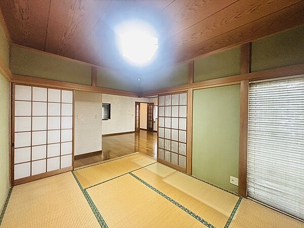 収納豊富な間取りで家の中がスッキリ片付きそうです。
