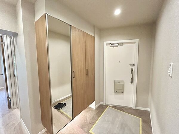 お客様をお迎えする玄関、お家の出入りもスムーズに行えます。