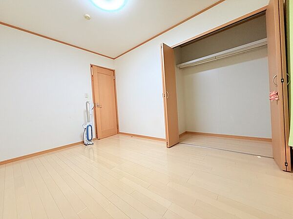 大容量クローゼット付き！家族の成長と共に増える荷物もスッキリ収納。