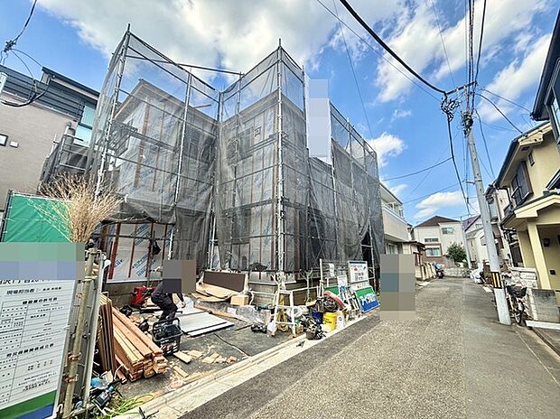前面道路は通り抜けができないため、交通量が少なく静かな住環境です。