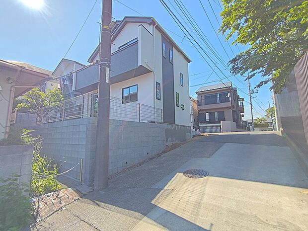 五感で感じる、現地でしかわからない事も沢山ございます。周辺環境なども一緒にご案内いたしますのでお気軽にお問合せください。