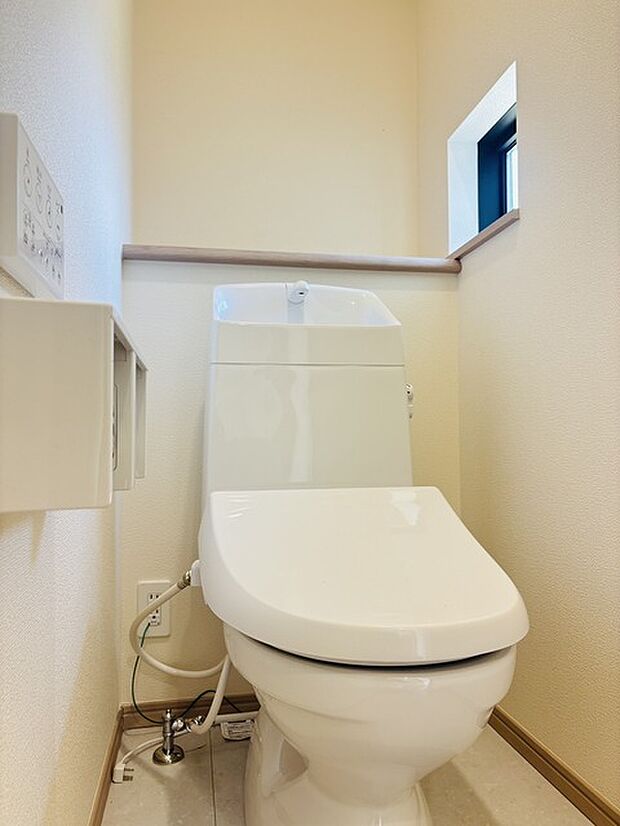 1.2階にそれぞれトレイがございます。朝の混雑時に分散して利用できるほか、ゲスト用としても使い分けることもできます。 