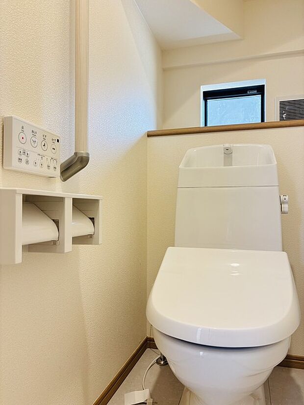 1.2階にそれぞれトレイがございます。朝の混雑時に分散して利用できるほか、ゲスト用としても使い分けることもできます。 