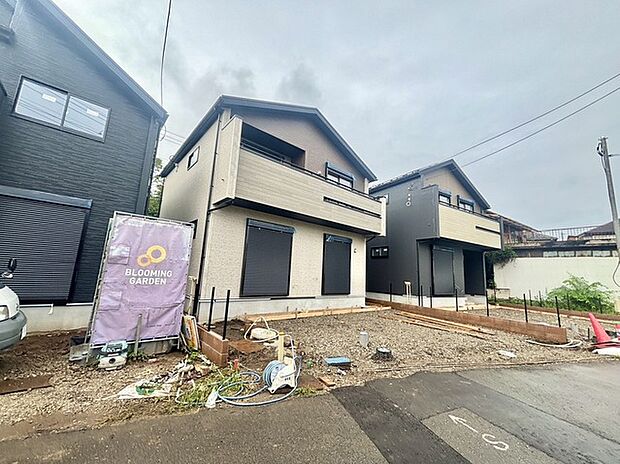 人気の対面式キッチンのリビング